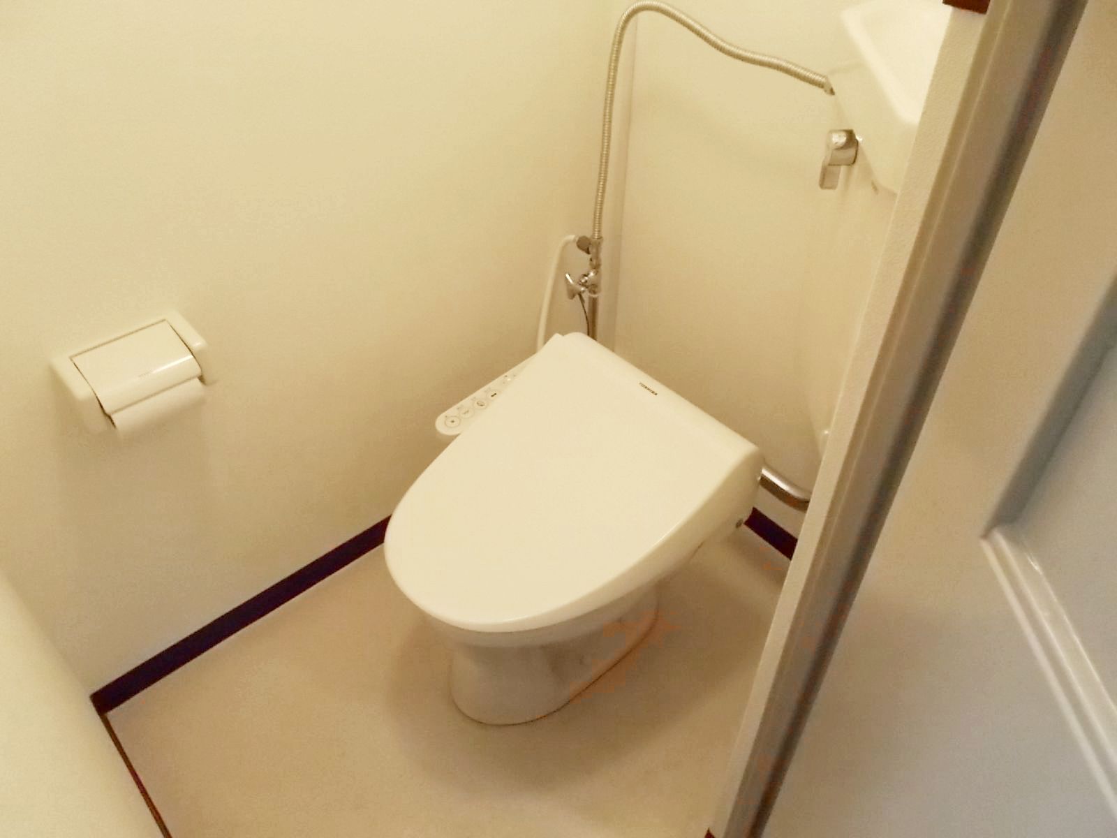 トイレ個室（フロアによって形は異なります）
