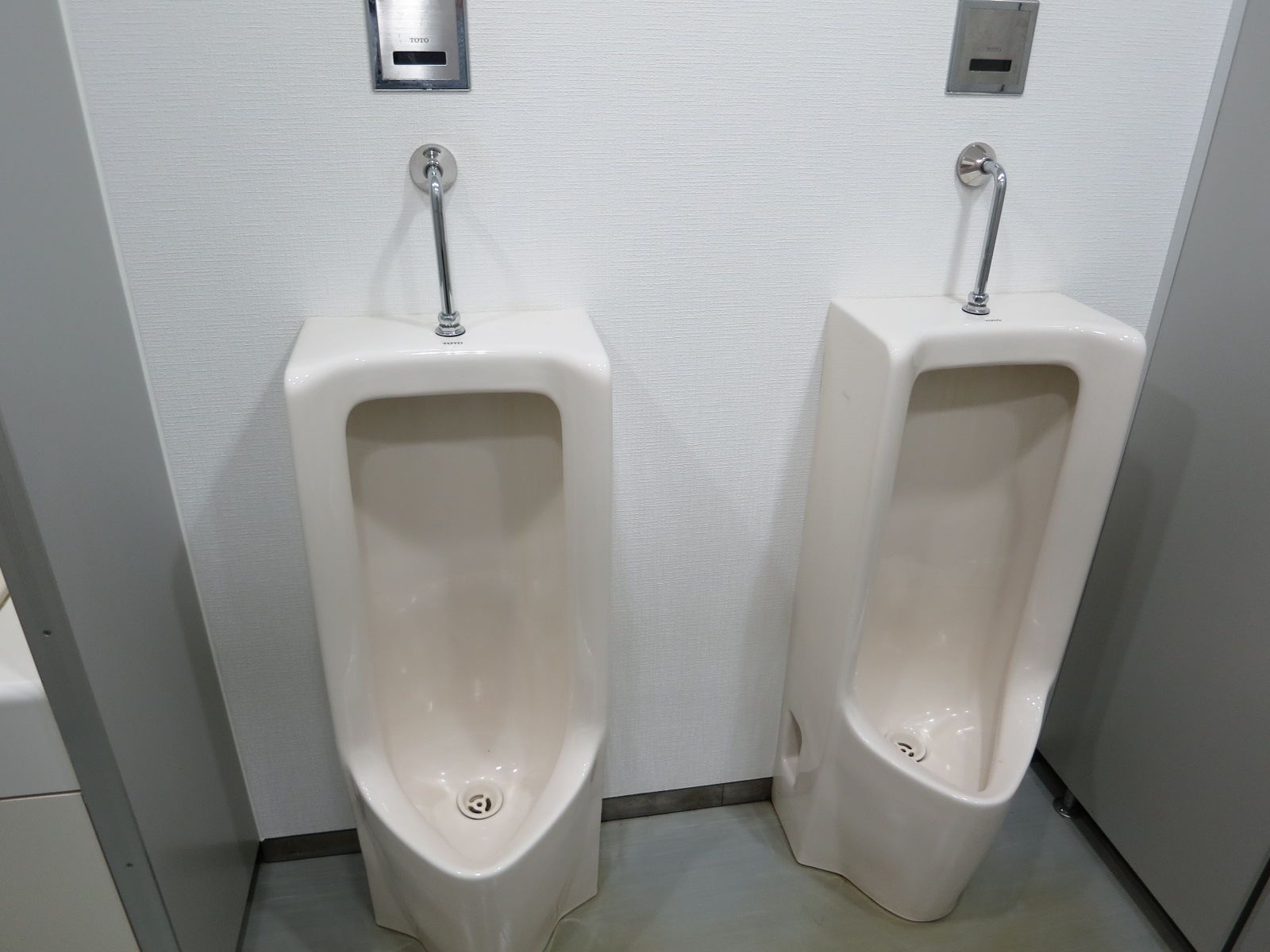 男性用トイレ