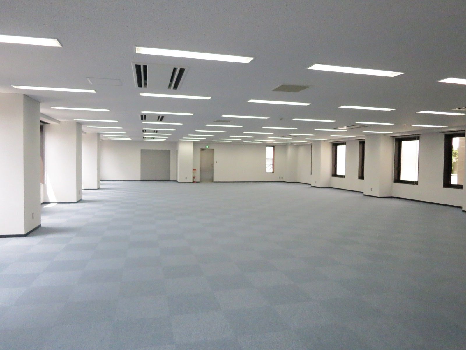 別角度の様子
