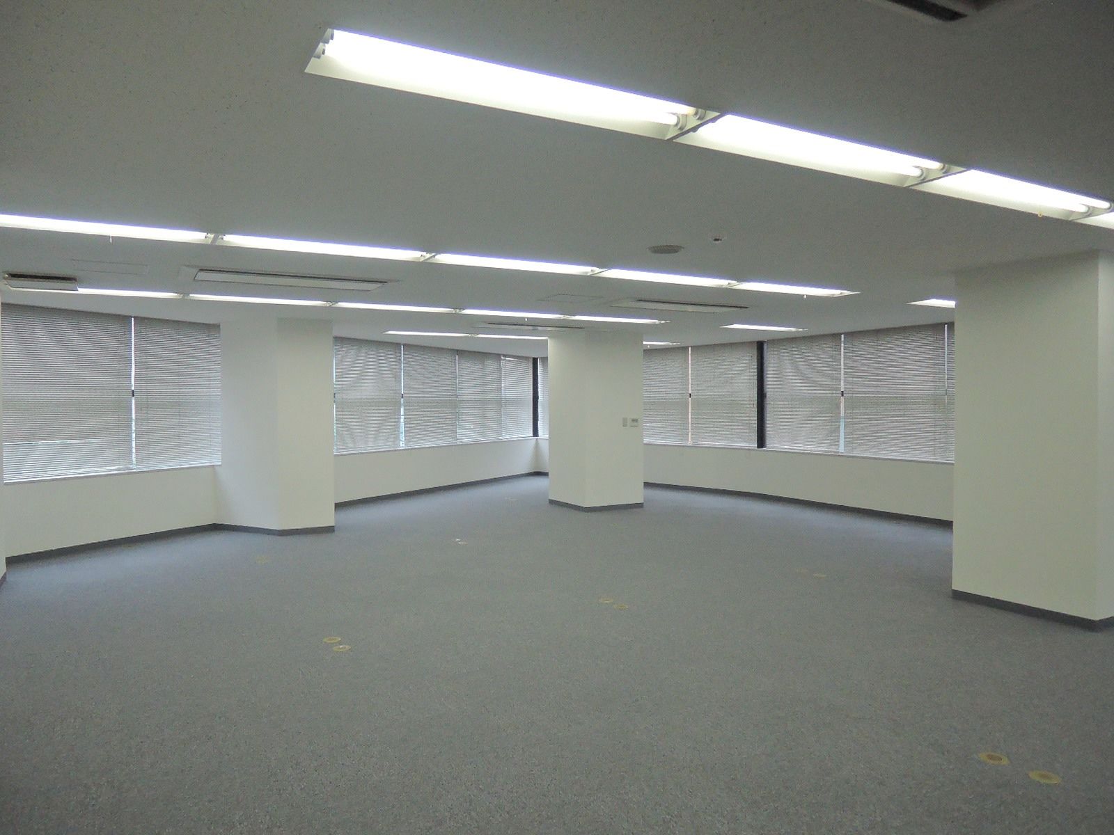 オフィス室内参考画像