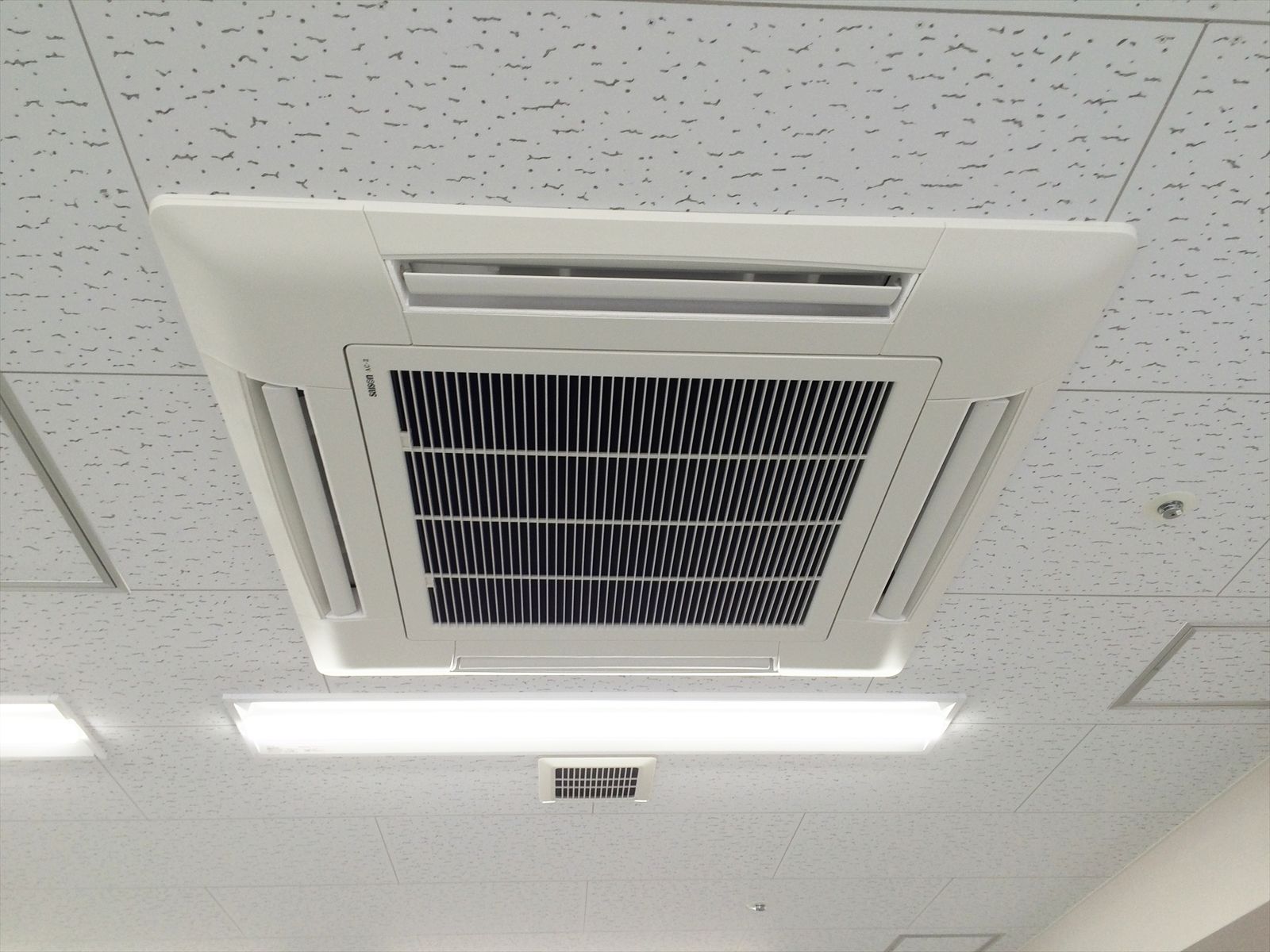 空調吹き出し口