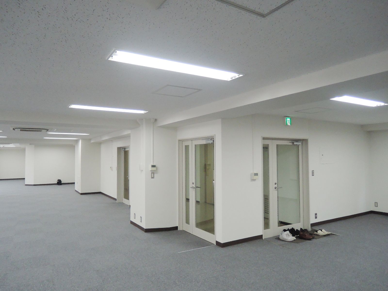 貸室出入口