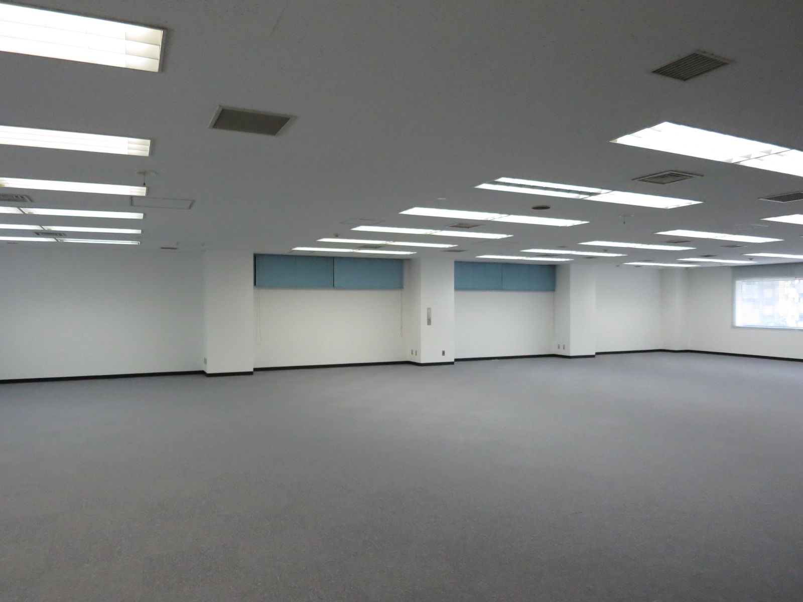 柱がなく広々とした空間