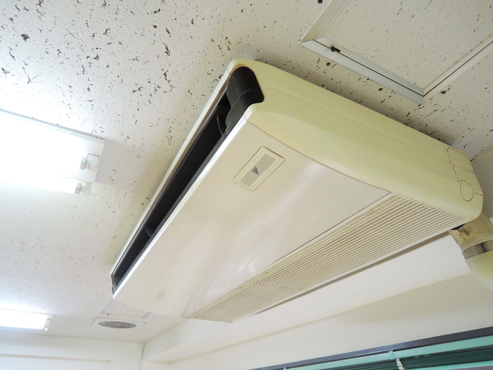 空調機器（2階）