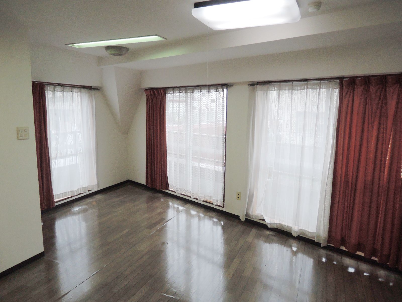 室内（5階）