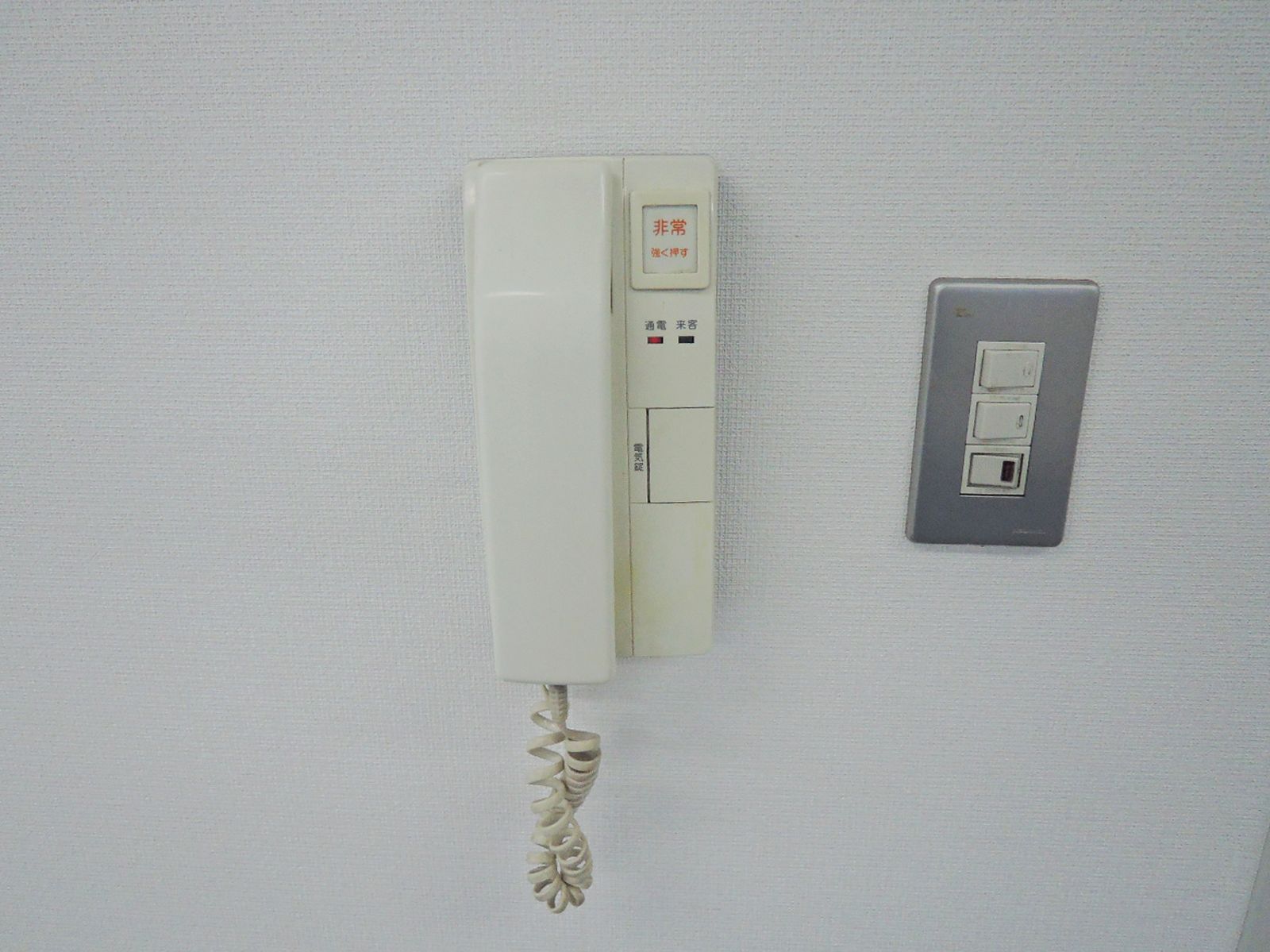 インターホン