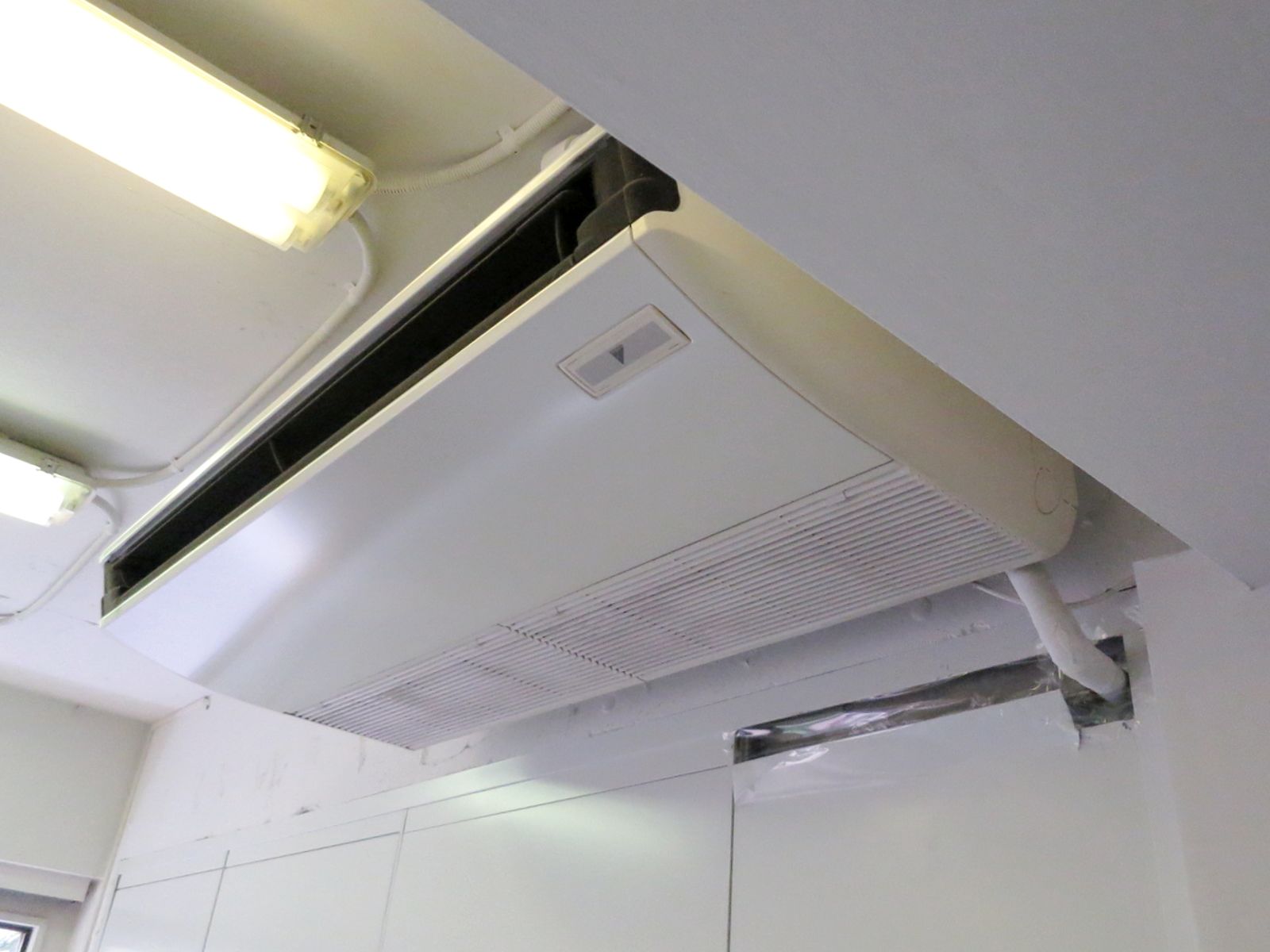 空調機器（2階）