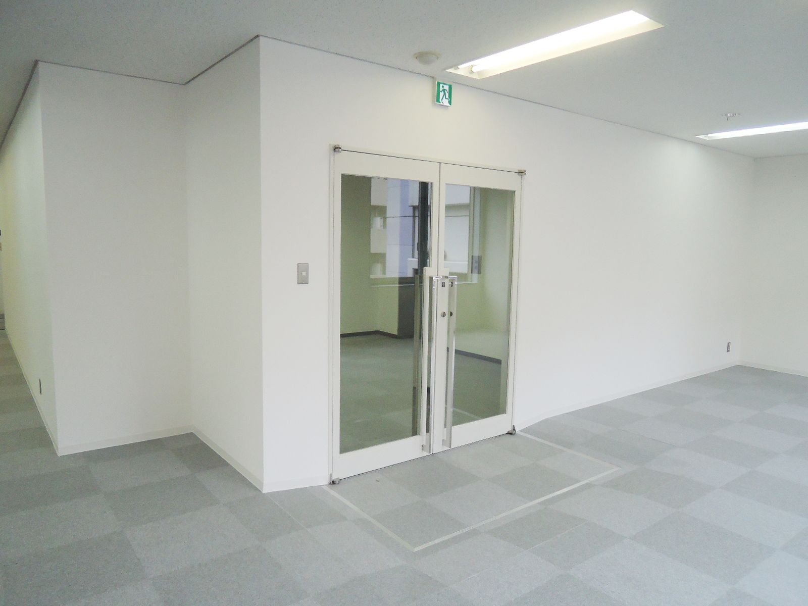 貸室出入口