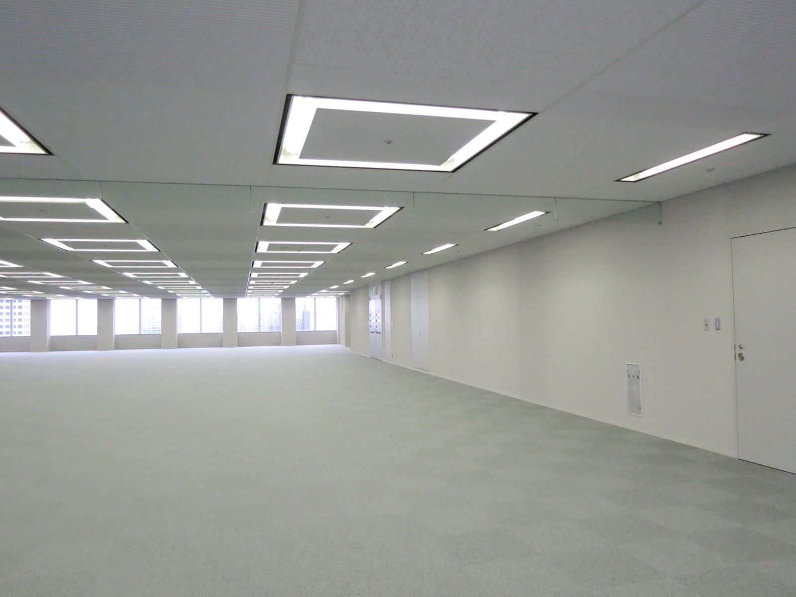 オフィス室内参考画像