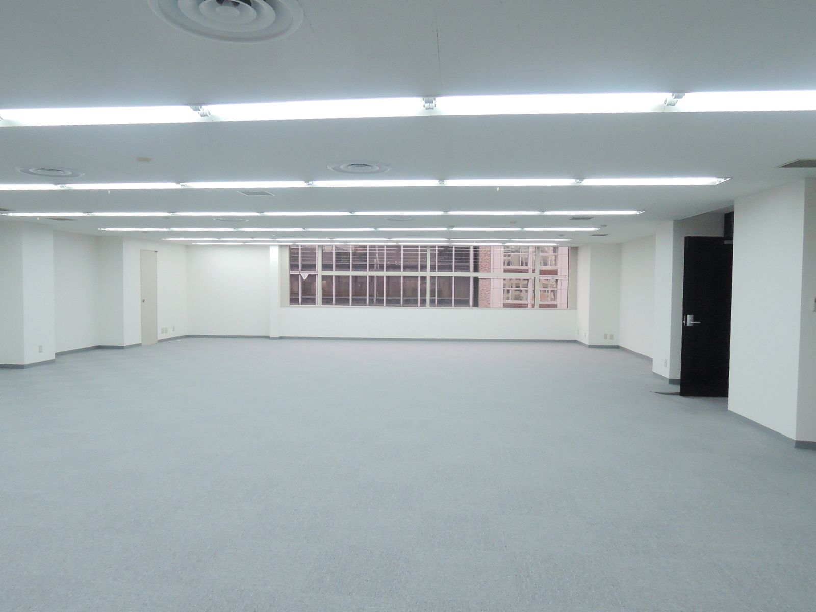 オフィス室内参考画像