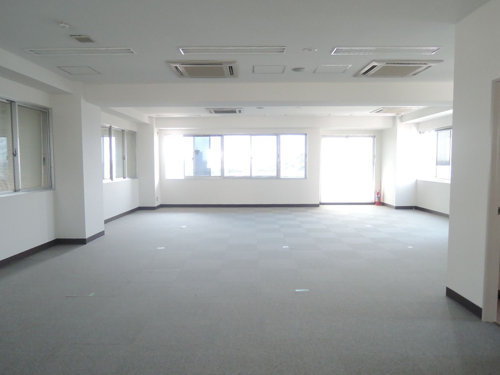 室内（6階）