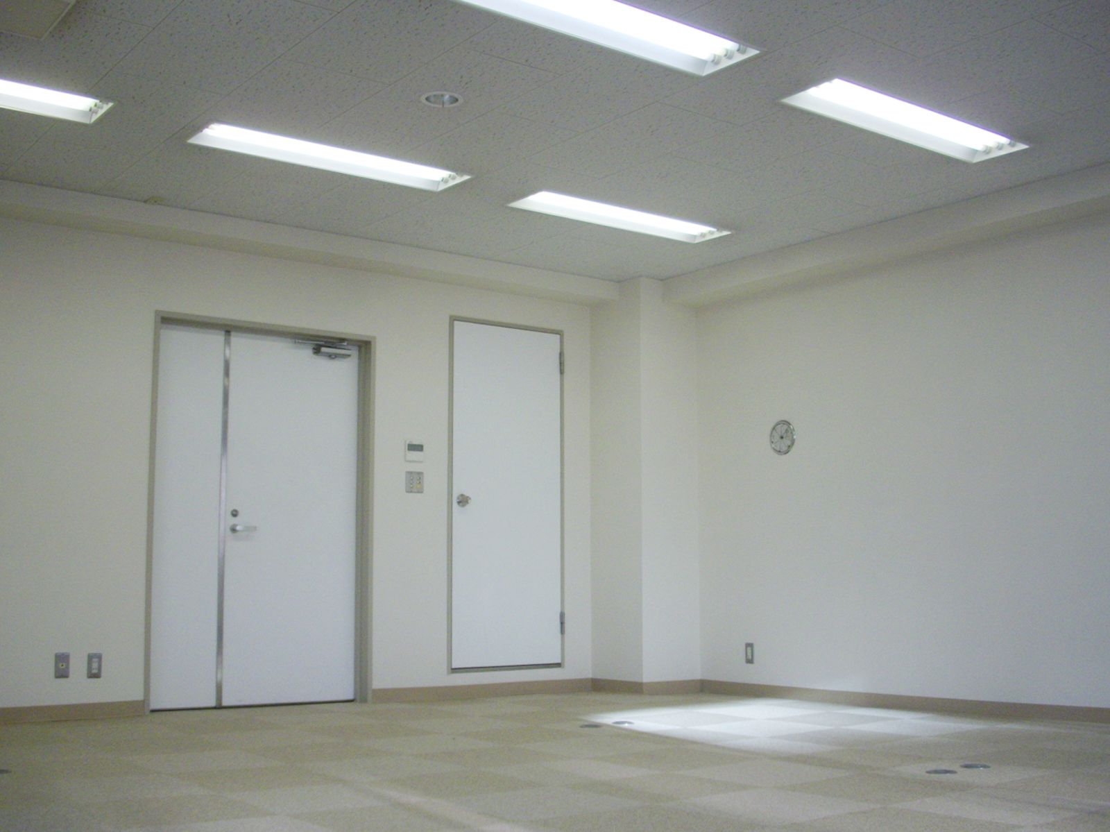 オフィス室内参考画像