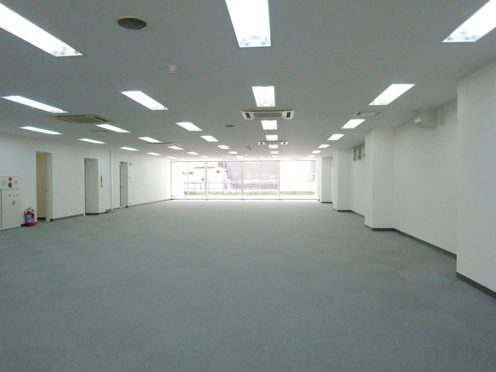 オフィス室内参考画像