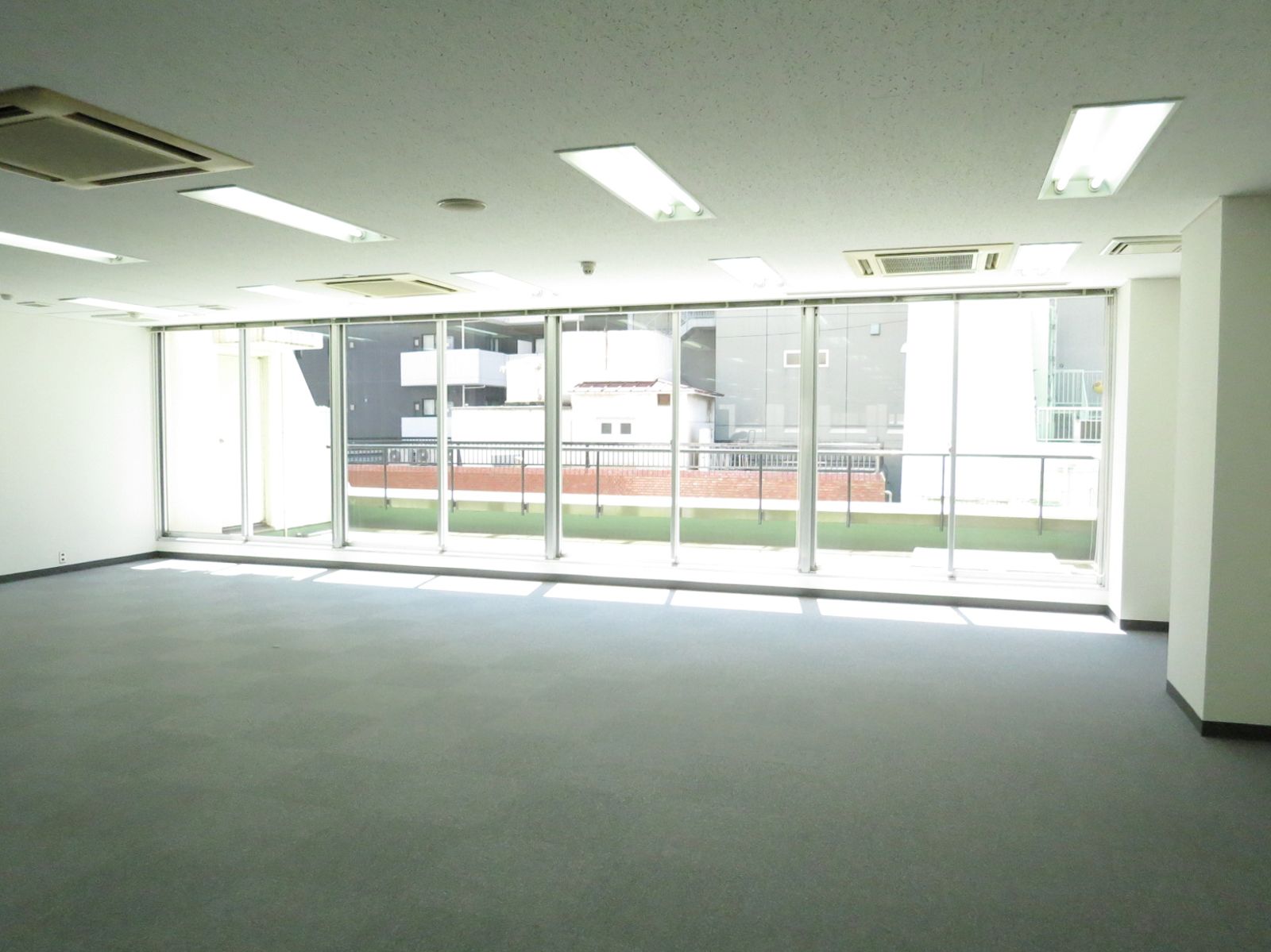 別角度の様子