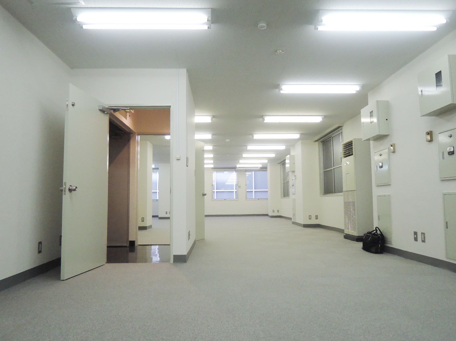 オフィス室内参考画像(201号室・約35坪)