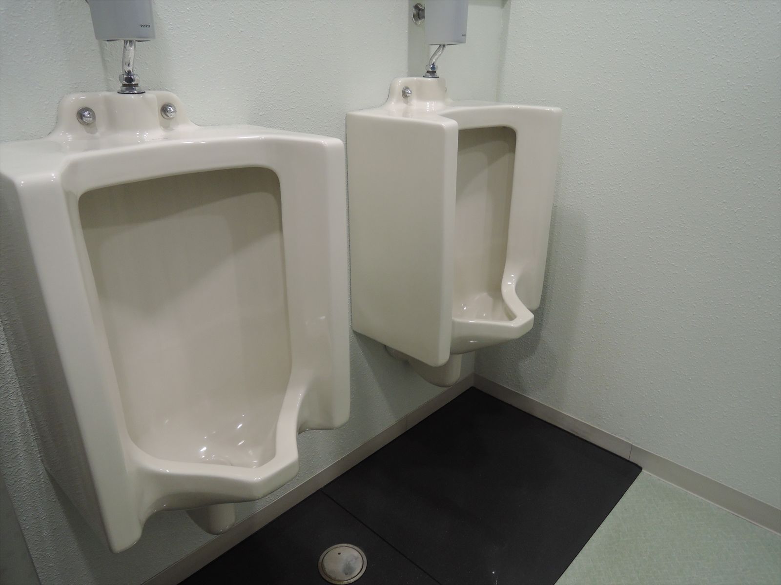男性用トイレ