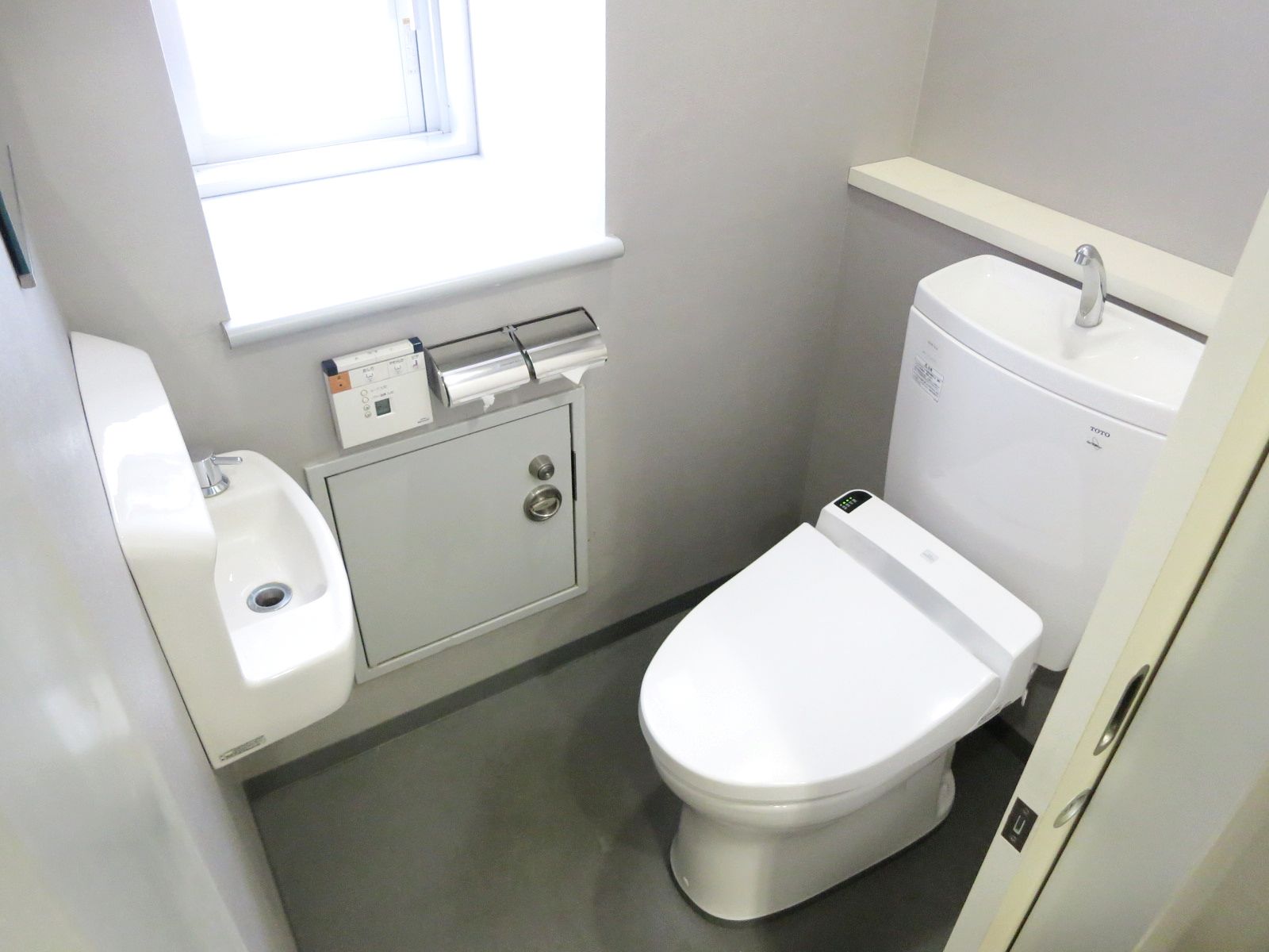 トイレ個室