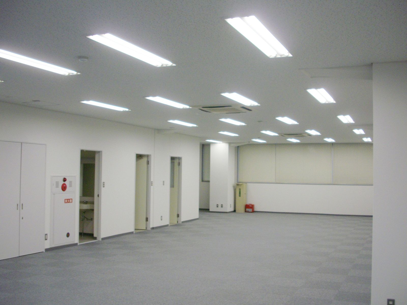 オフィス室内参考画像