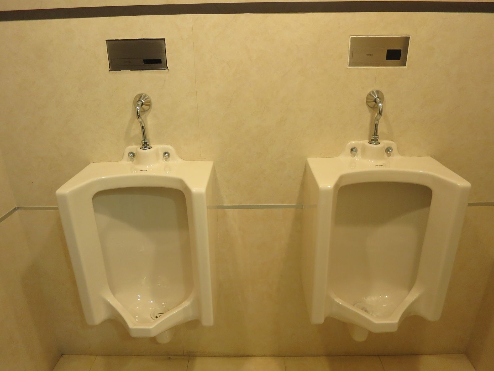 男性用トイレ
