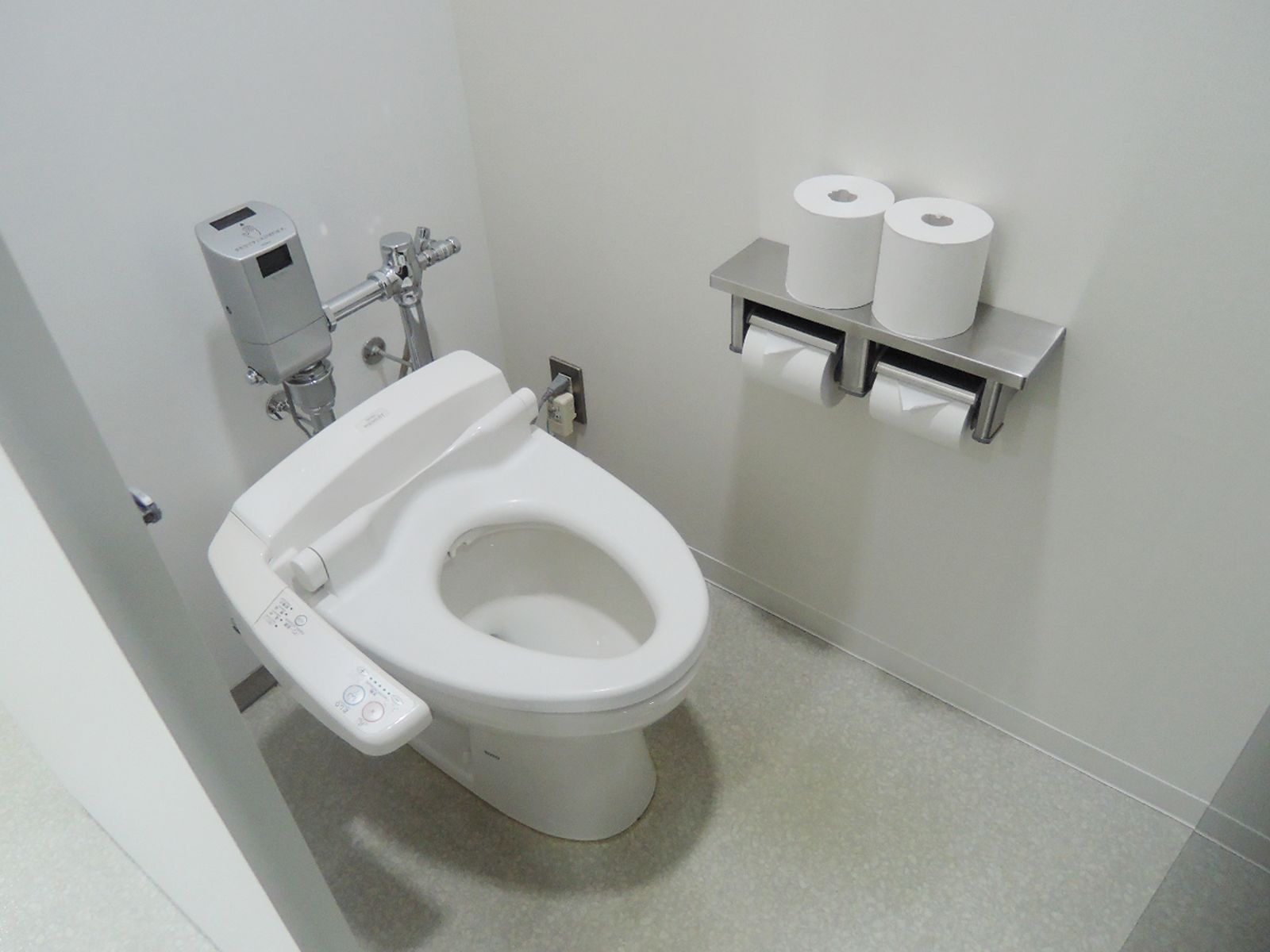 男女別トイレ個室