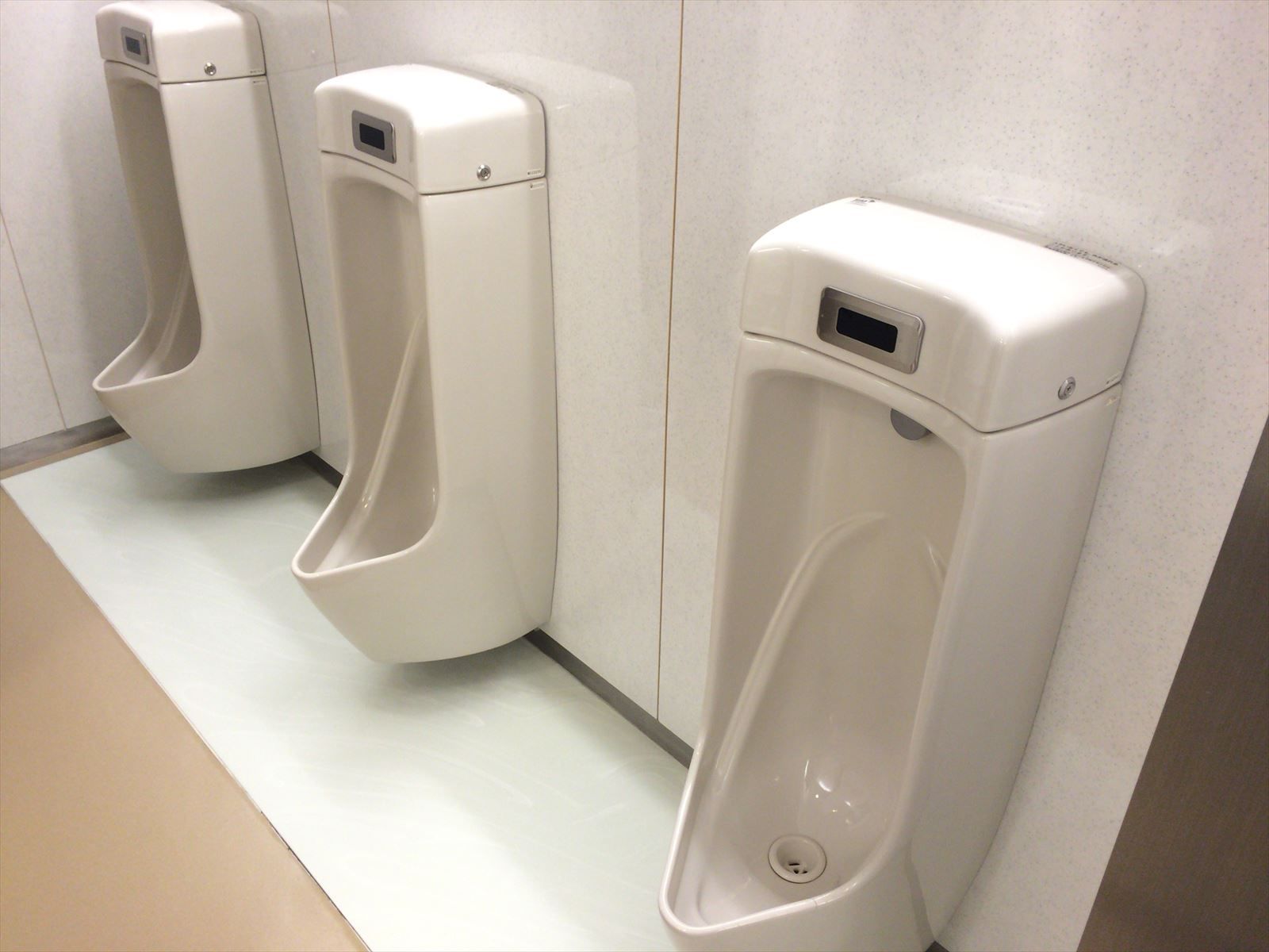 男性用トイレ