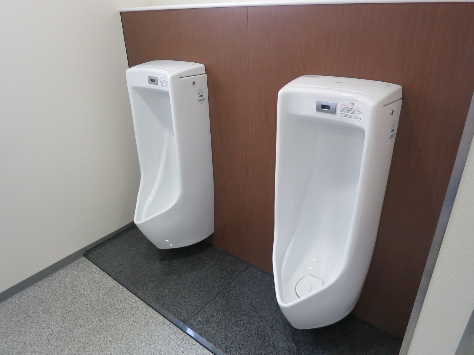 男性用トイレ