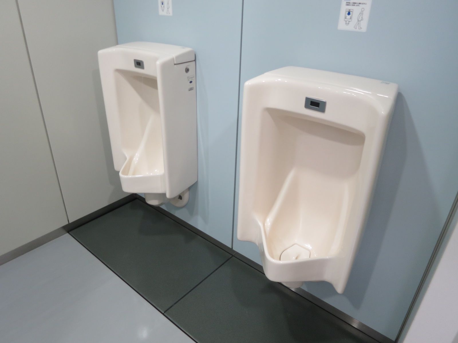 男性トイレ