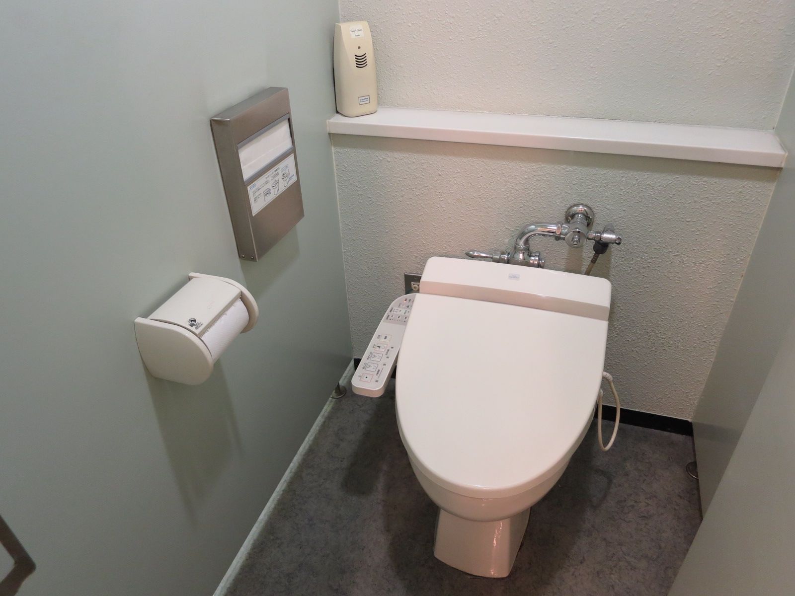 男女別トイレ個室