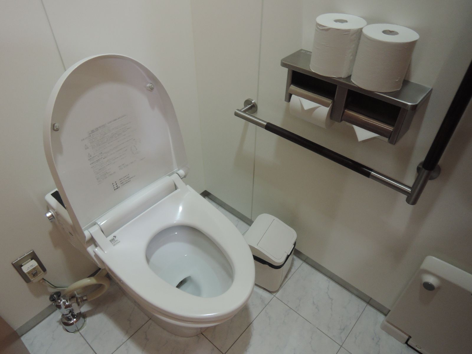 男女別トイレ個室