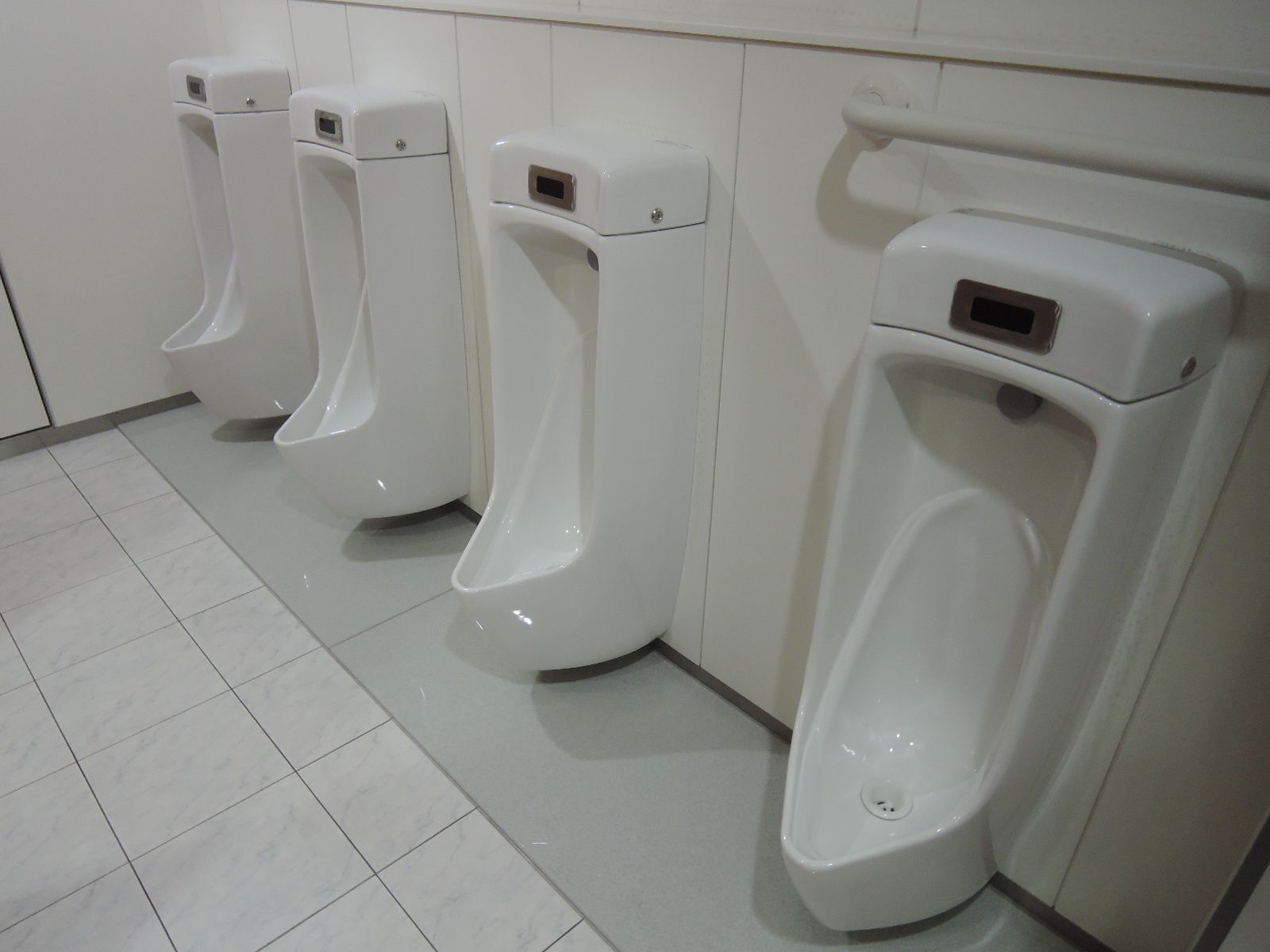 男性トイレ