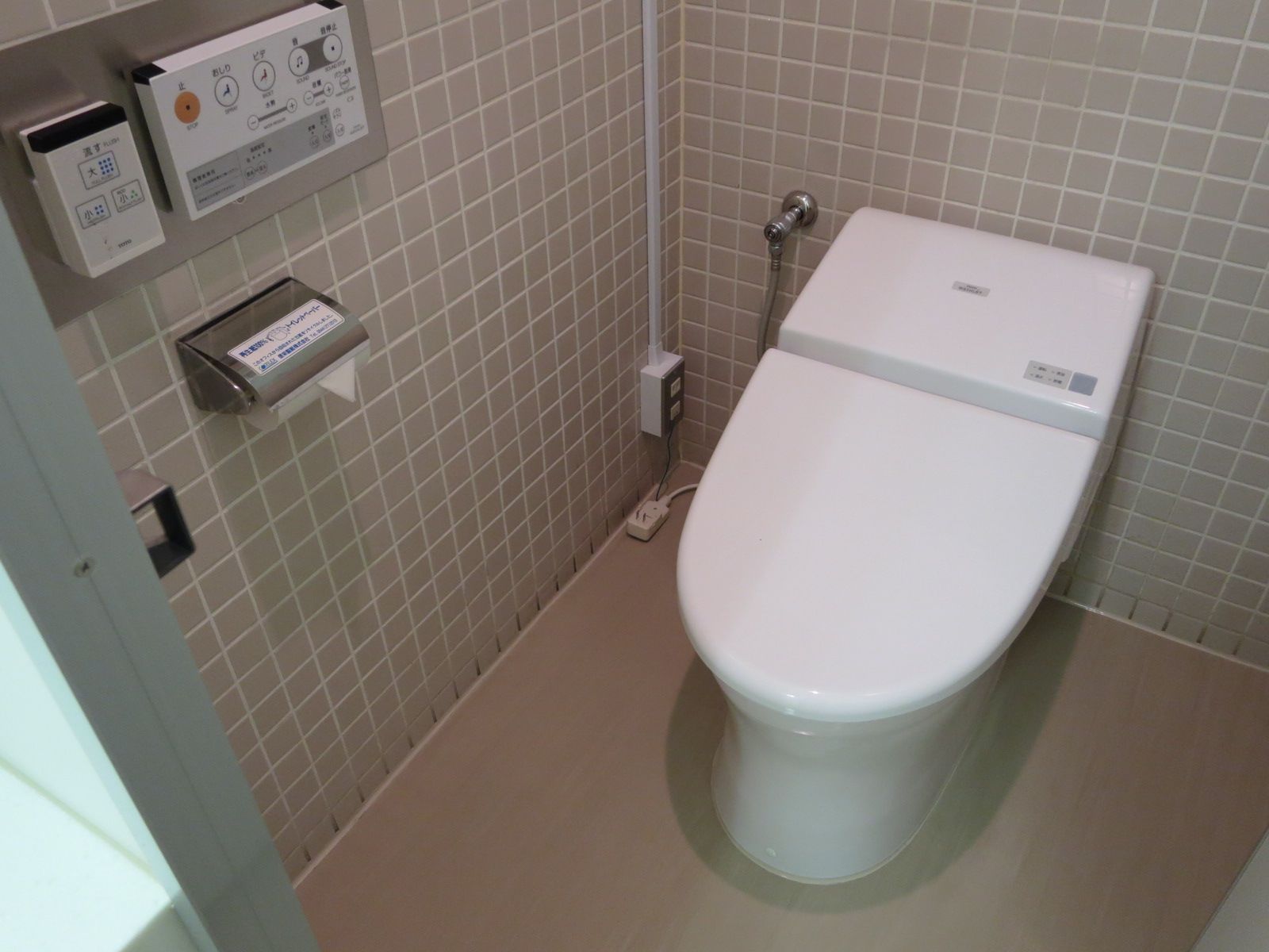 男女別トイレ個室