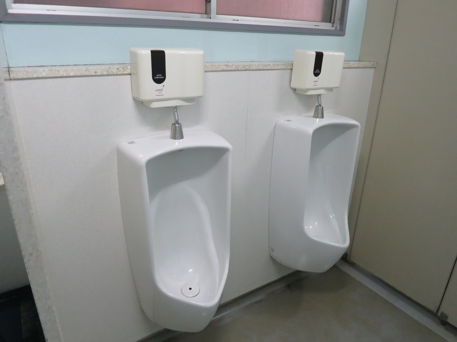 男性トイレ