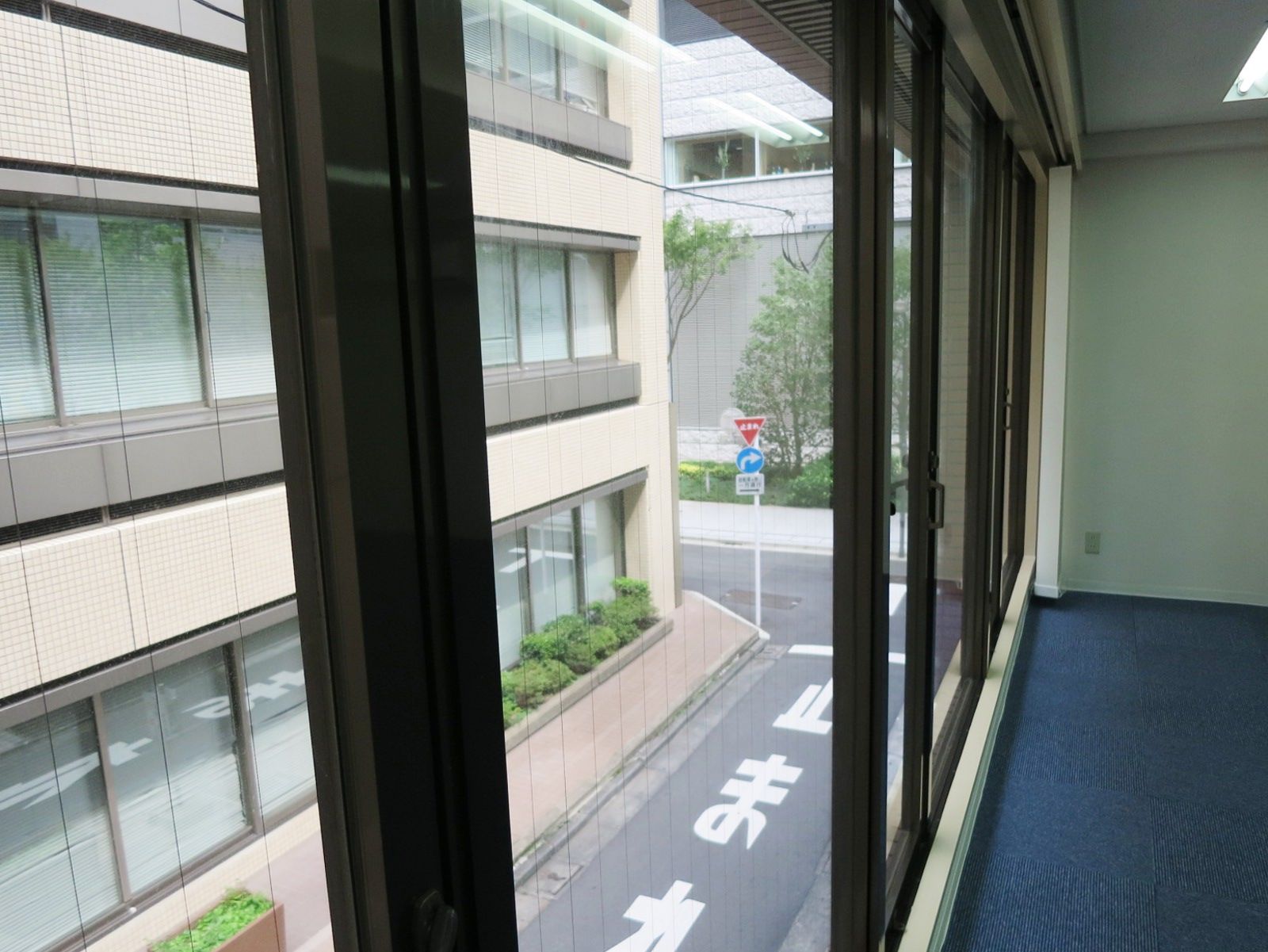 窓際の様子（2階）