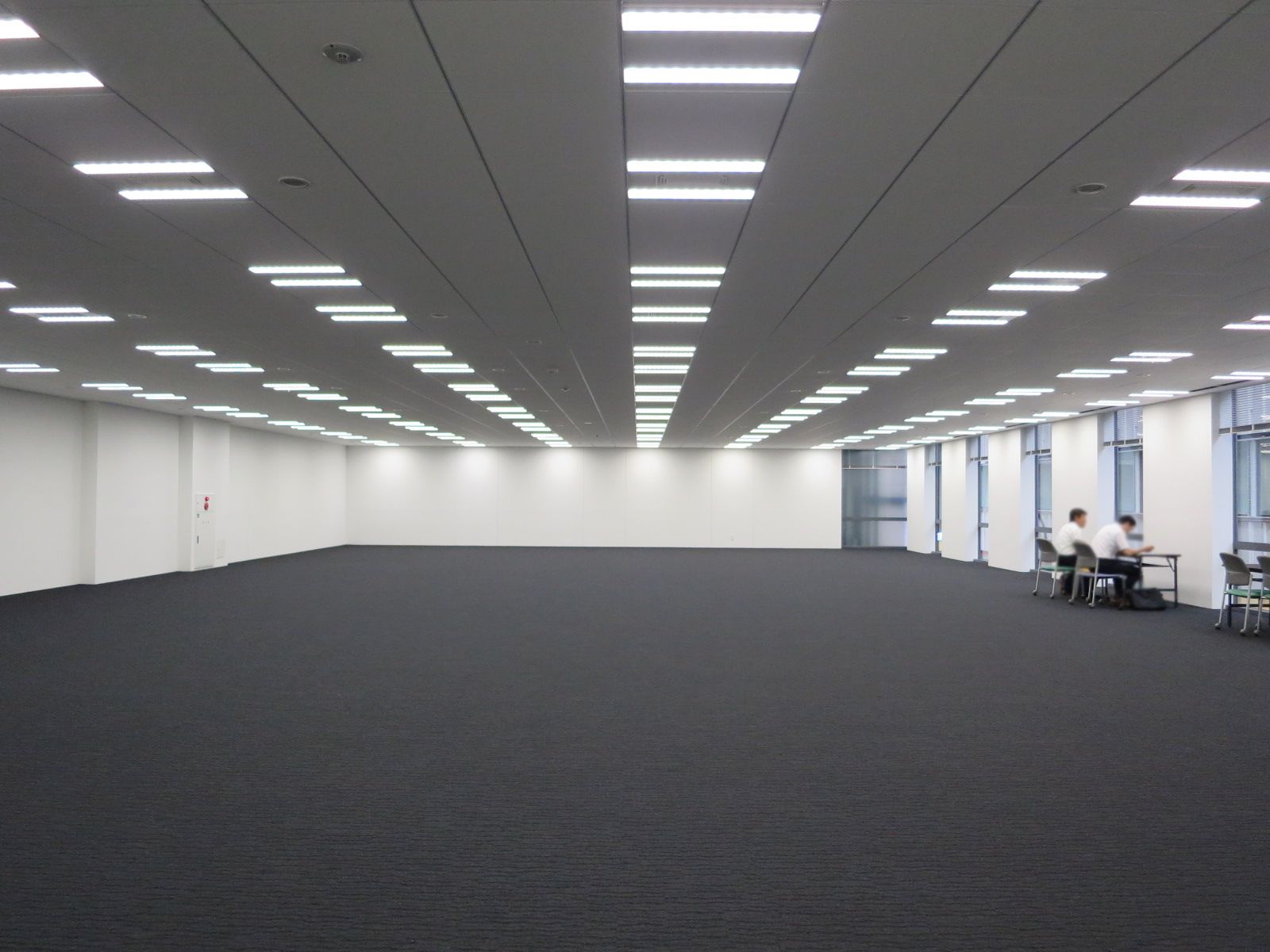 奥行きのあるオフィス