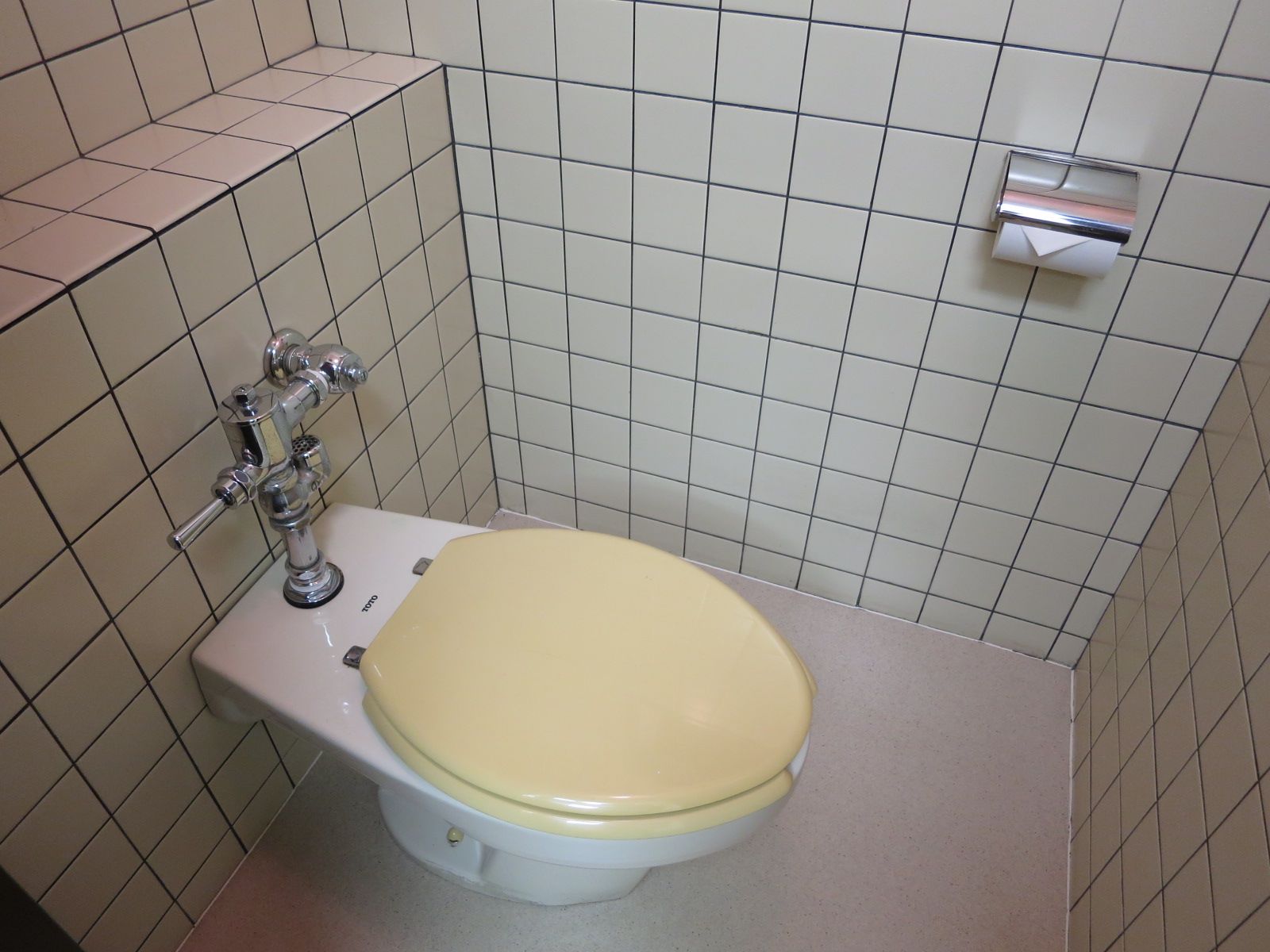 男女別トイレ個室
