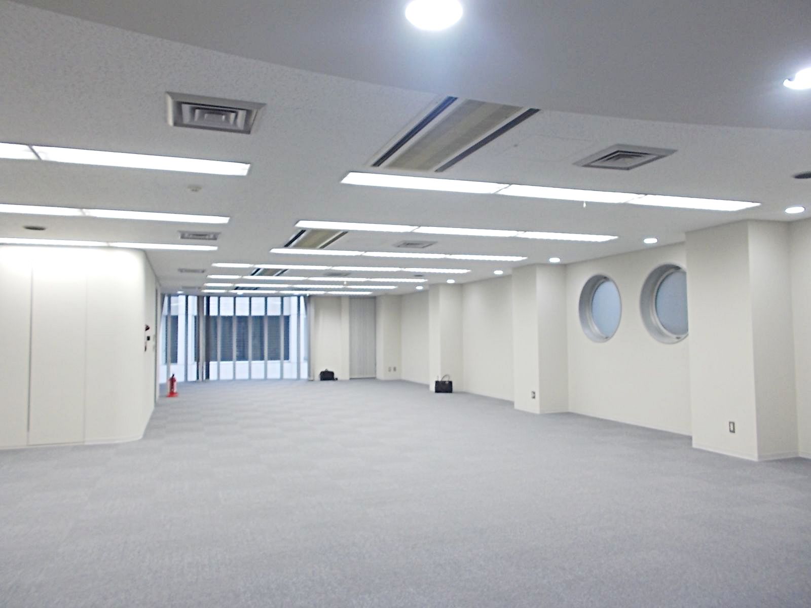 オフィス室内参考画像