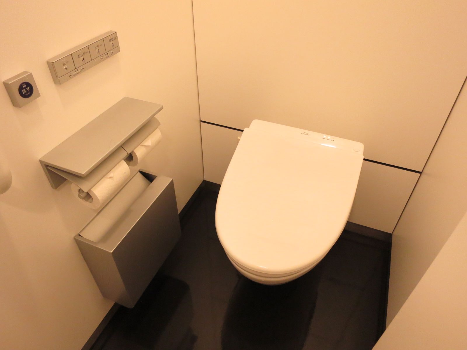 男女別トイレ個室