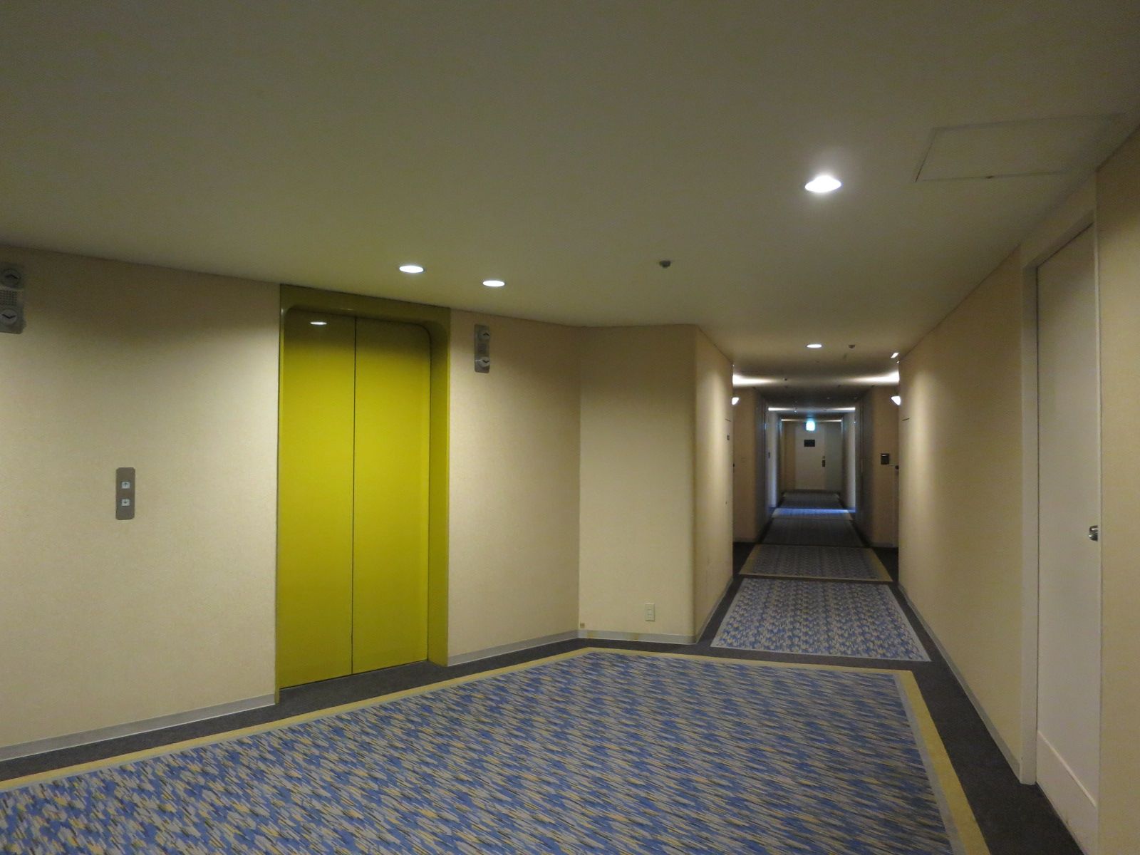 エレベーターホール