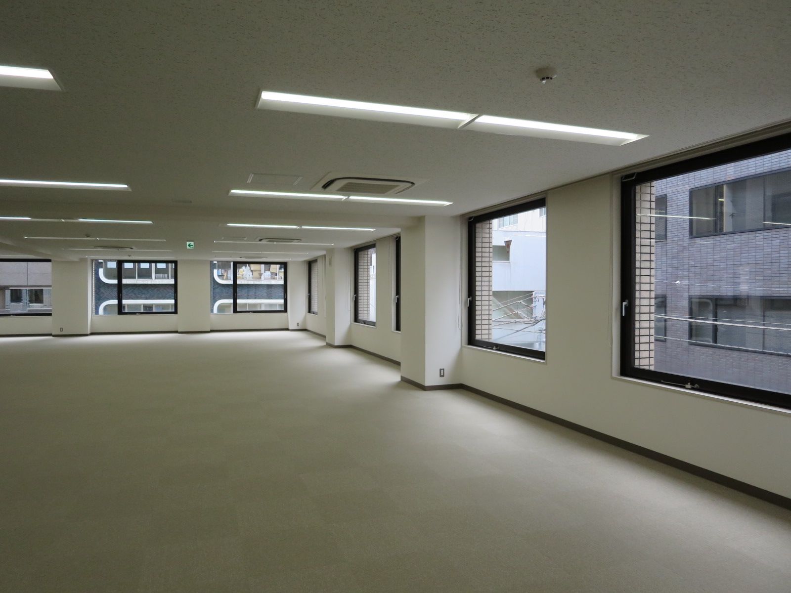 広い窓面