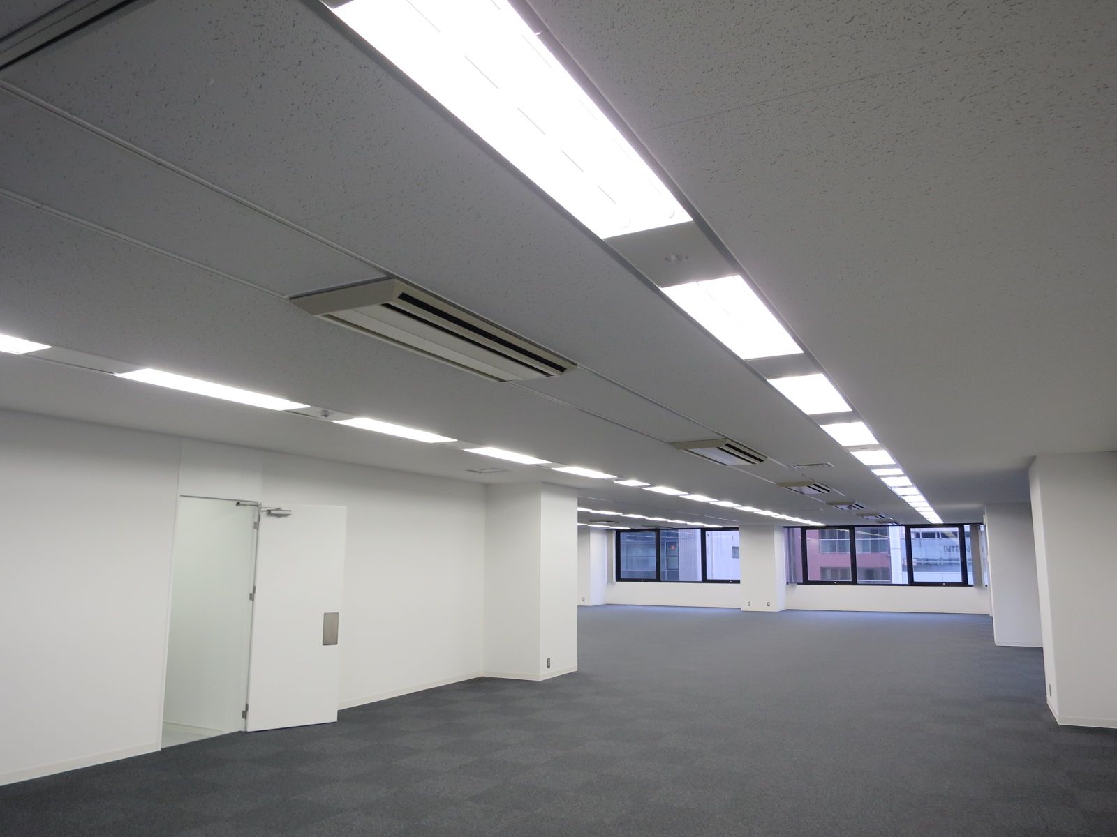 オフィス室内参考画像
