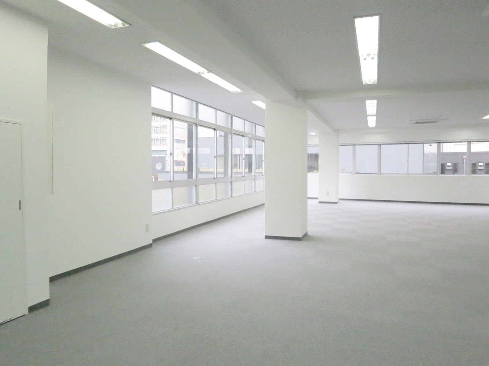 貸室内に一部柱あり