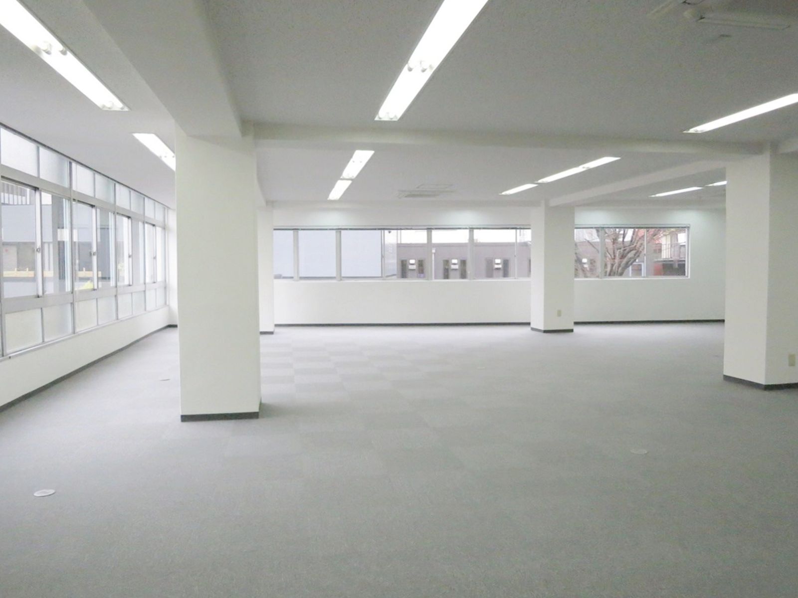 オフィス室内参考画像