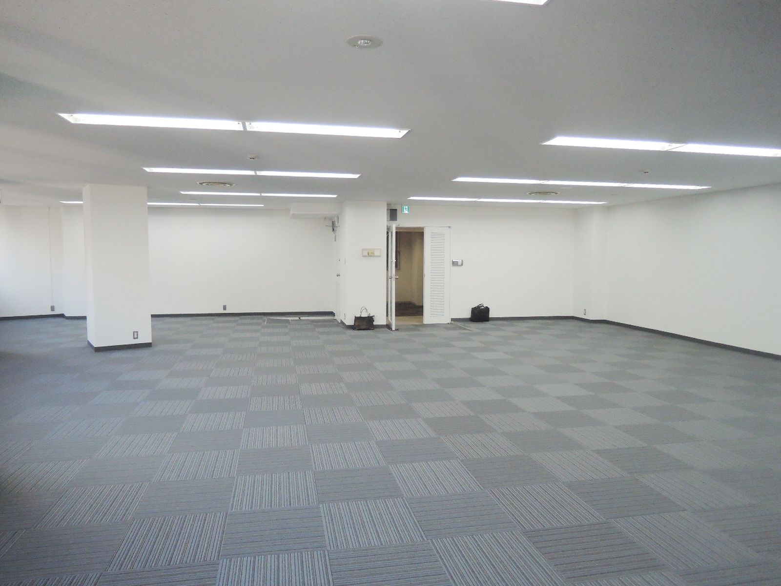 オフィス室内参考画像