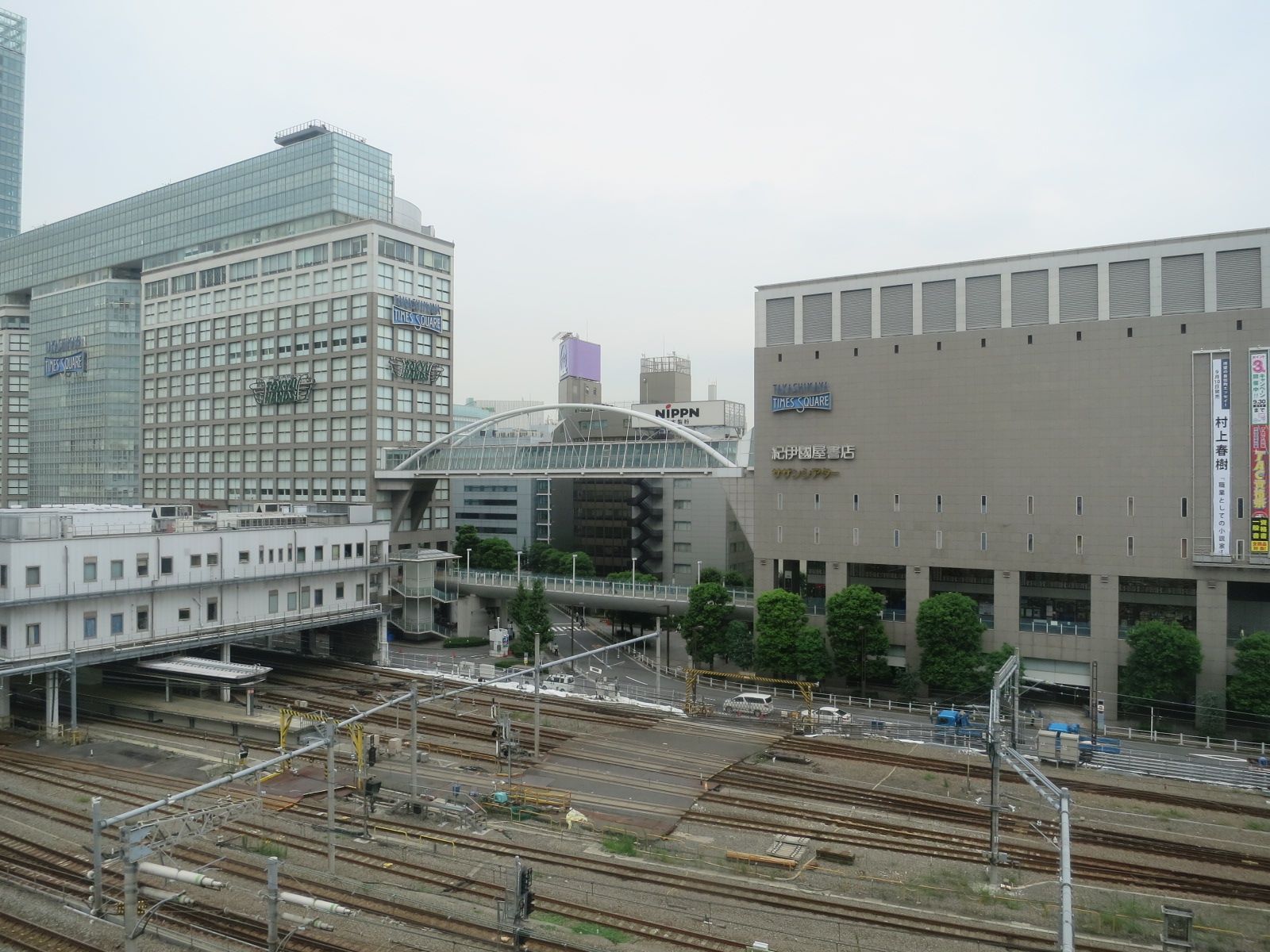 目の前は線路
