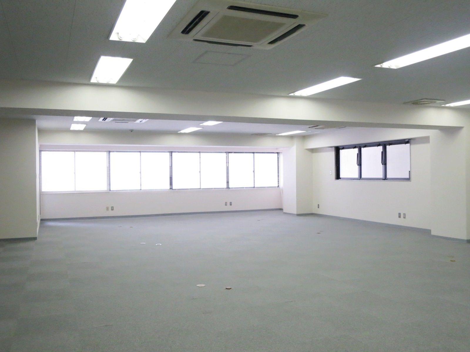 オフィス室内参考画像（301号室）