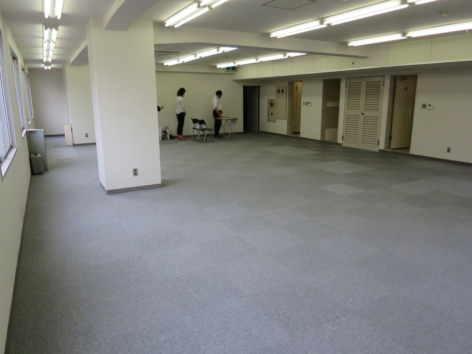 明るいオフィス