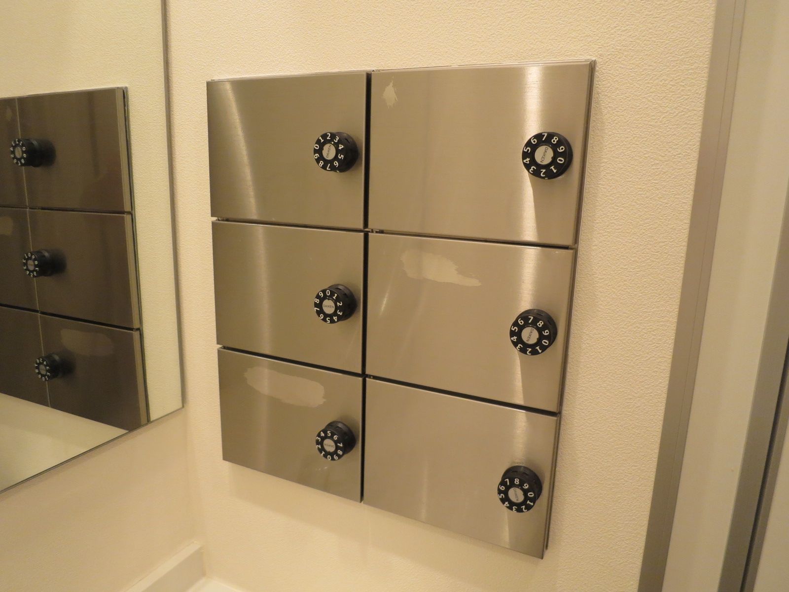 トイレ内の小物入れ