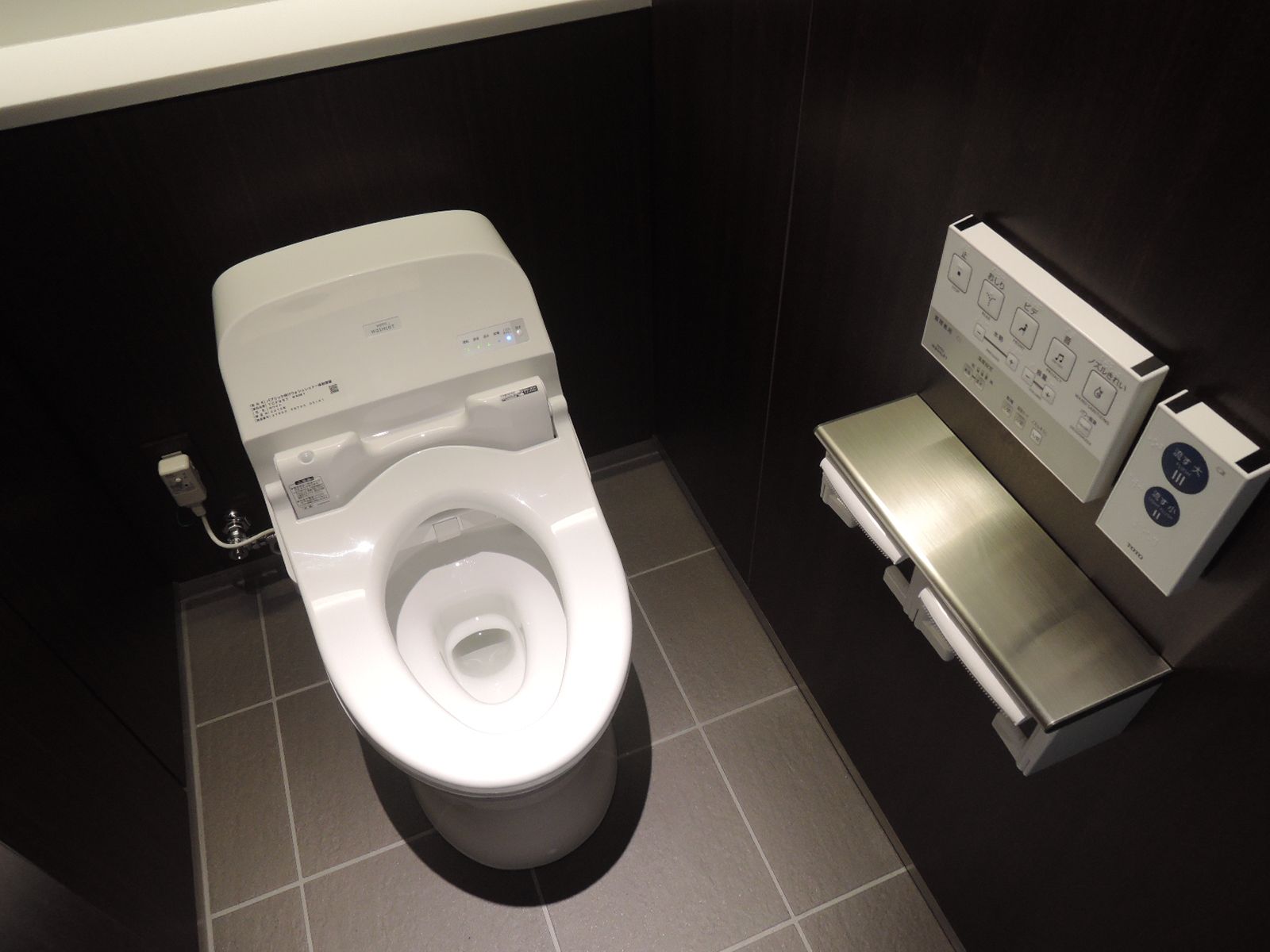 男女別トイレ個室