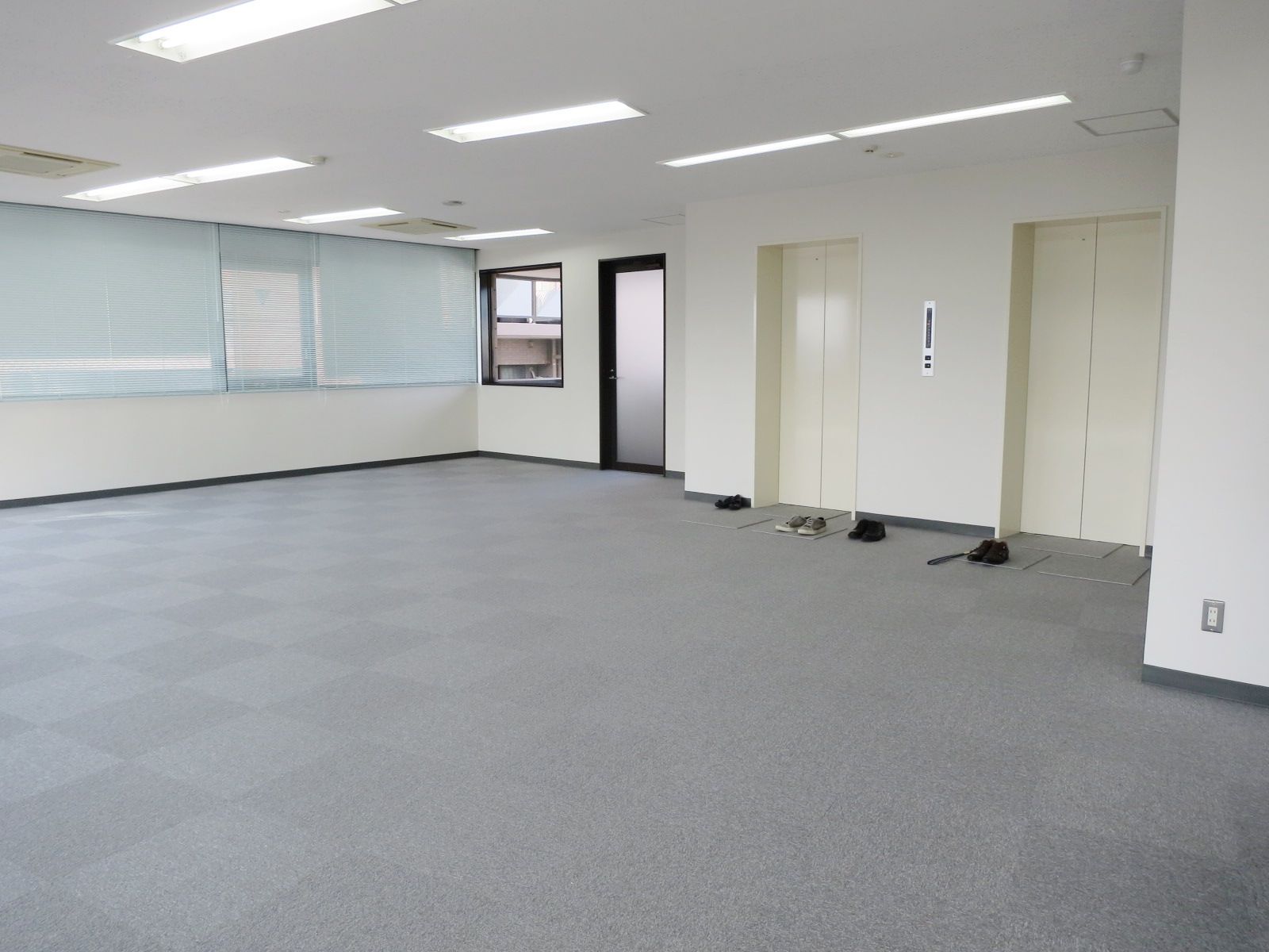 貸室奥から見た様子