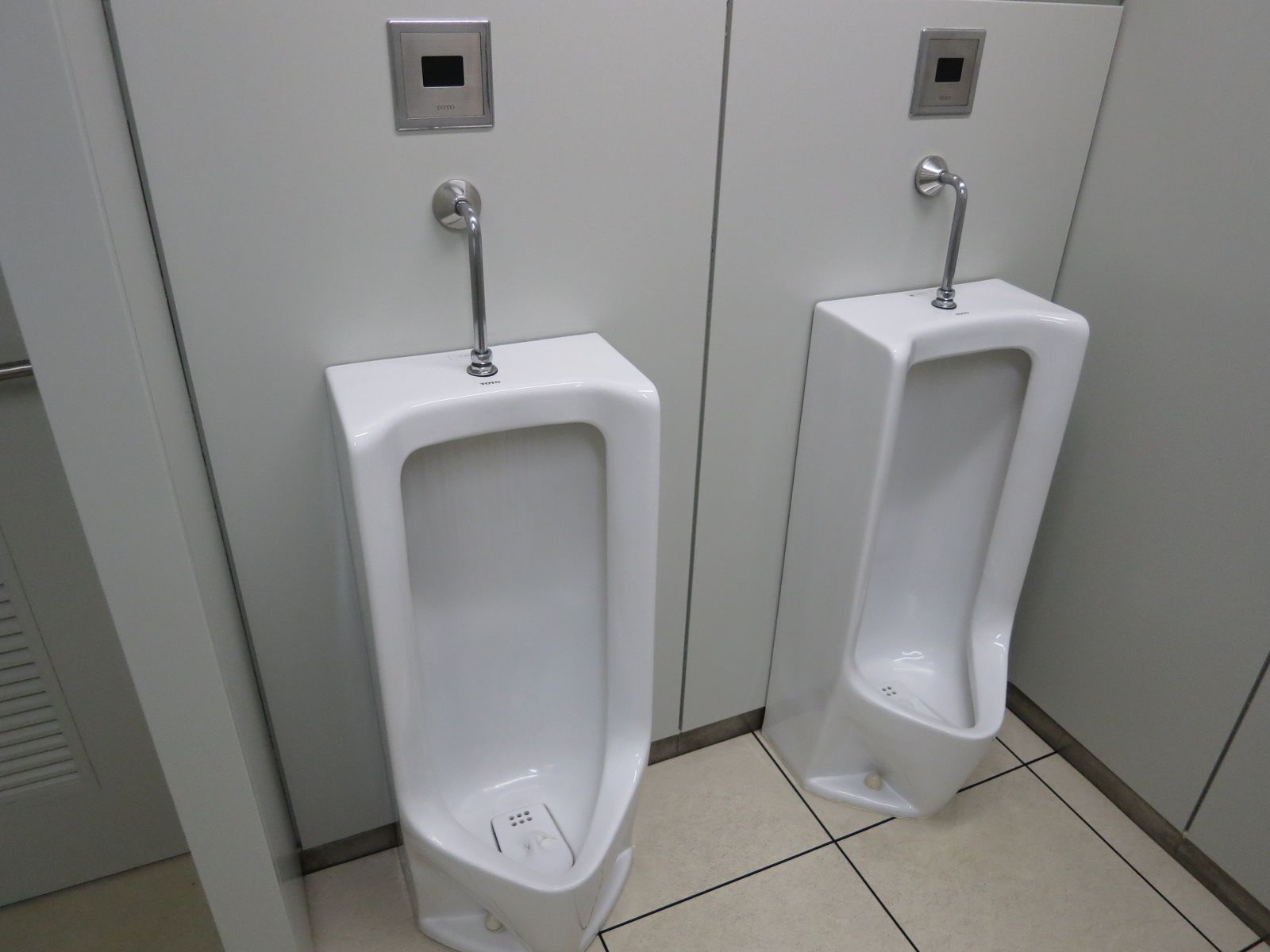 男性トイレ